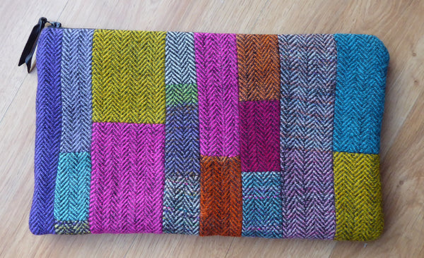 Bolso con cremallera en tweed de espiga de colores brillantes